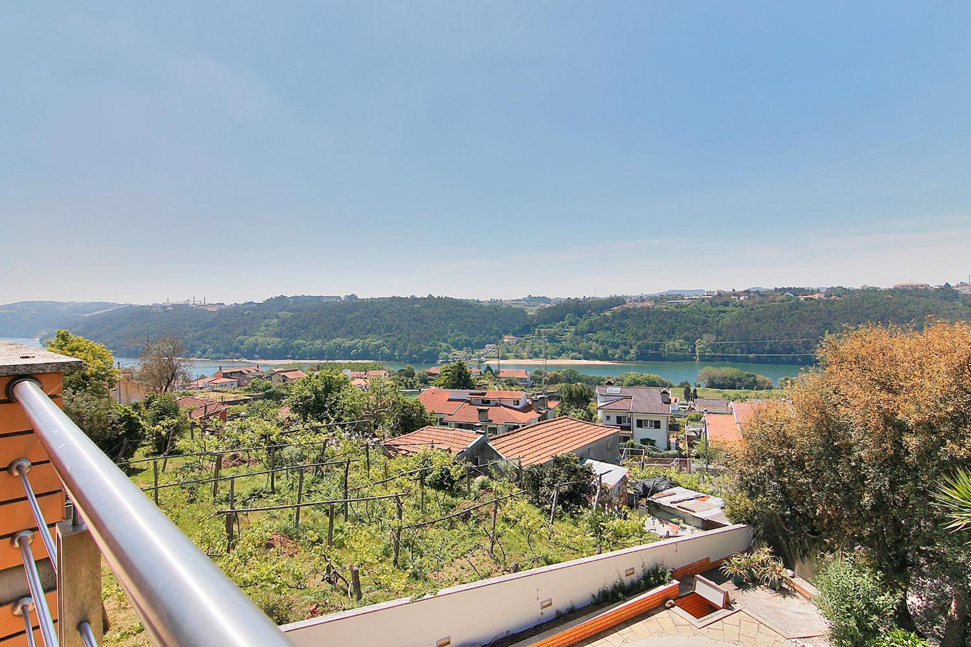 Com O Douro A Vista Bed & Breakfast Jovim Exterior foto